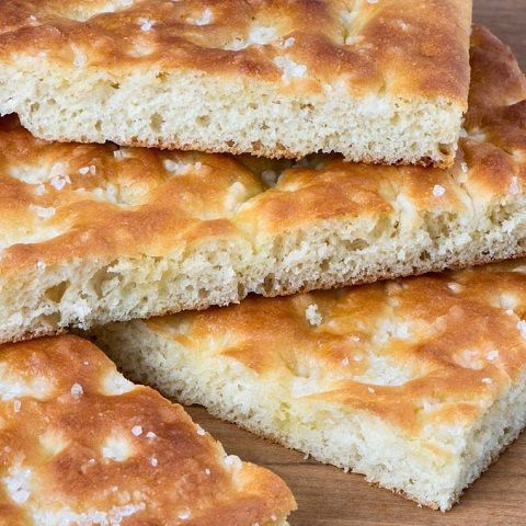 Focaccia with leek and anchovy tuna