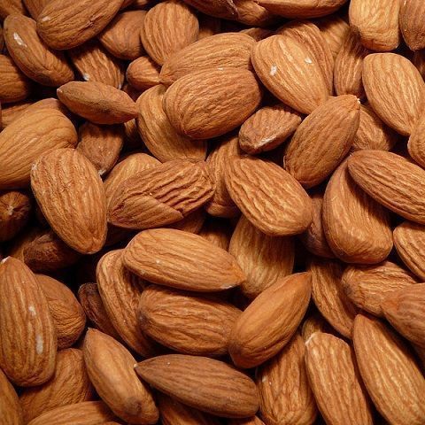 Whole shelled almonds 200g