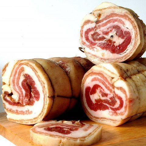 M - rolled Lombo (loin with bacon inside)