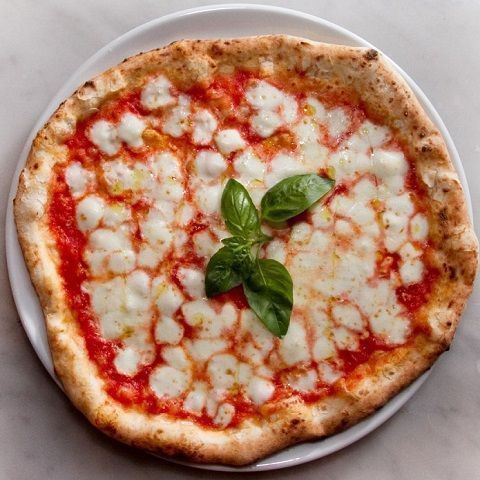 Pizza pomodoro mozzarella radicchio carciofini funghi olive gr 500