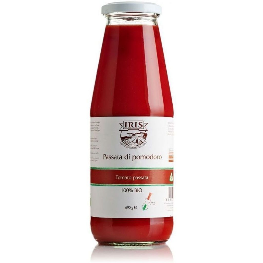 IRIS organic tomato puree 690 g